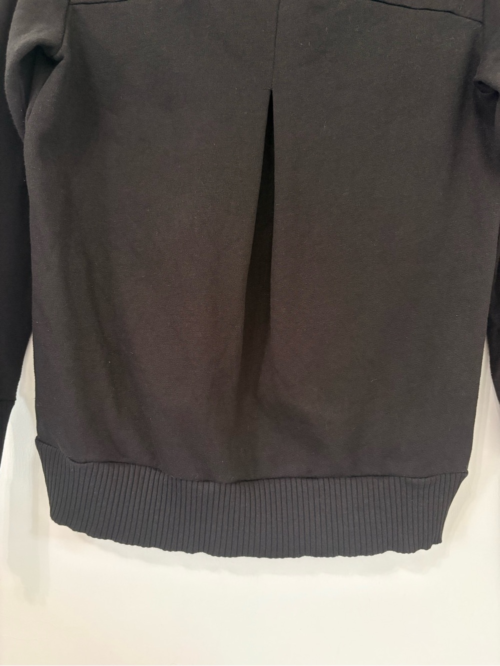 Alo Yoga Haze Funnel Neck Pullover Sz XS Black EUC - Picture 9 of 12